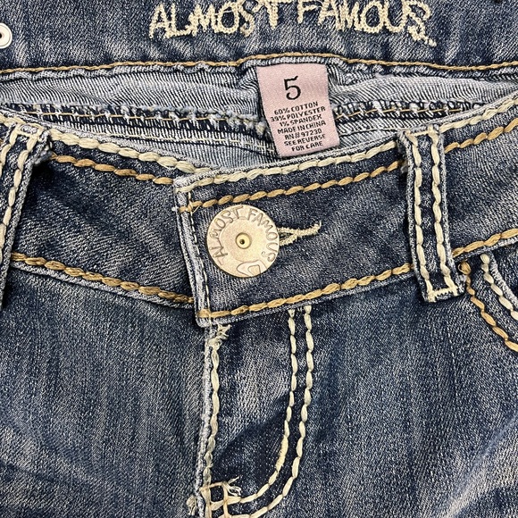 Almost Famous Distressed Flare Leg Jeans. Size 5. - Picture 5 of 9